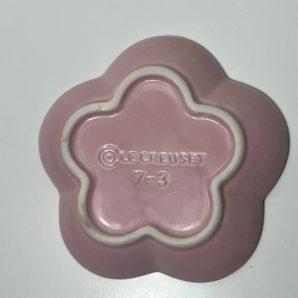 Le Creuset Stoneware Flower Petal Scalloped Trinket Dish Plate Tray